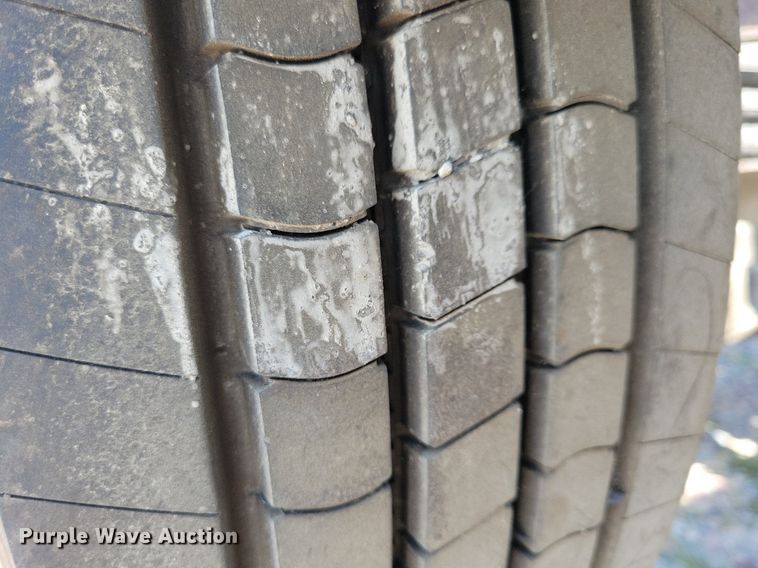 image for item JO9467 2006 Peterbilt 379 semi truck