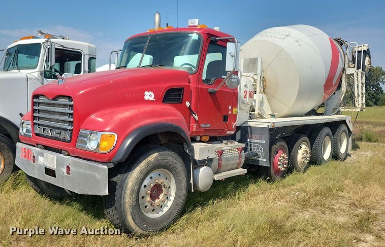 image for item JO9468 2007 Mack Granite CV500 ready mix truck