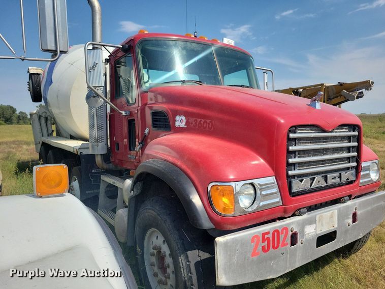 image for item JO9468 2007 Mack Granite CV500 ready mix truck