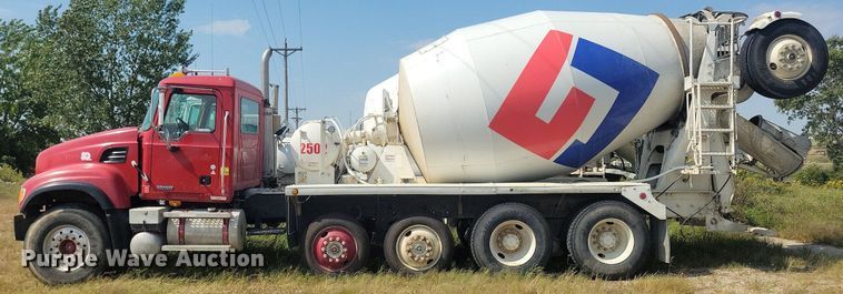 image for item JO9468 2007 Mack Granite CV500 ready mix truck