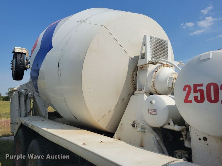 image for item JO9468 2007 Mack Granite CV500 ready mix truck