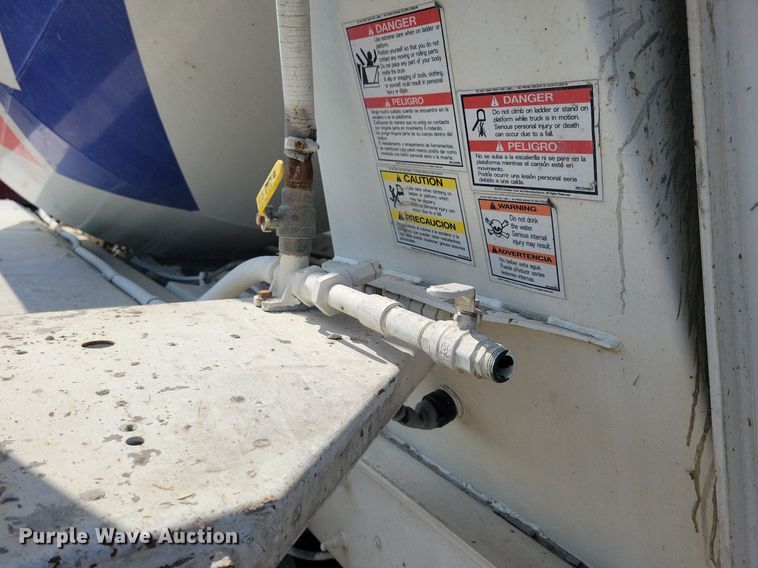 image for item JO9468 2007 Mack Granite CV500 ready mix truck