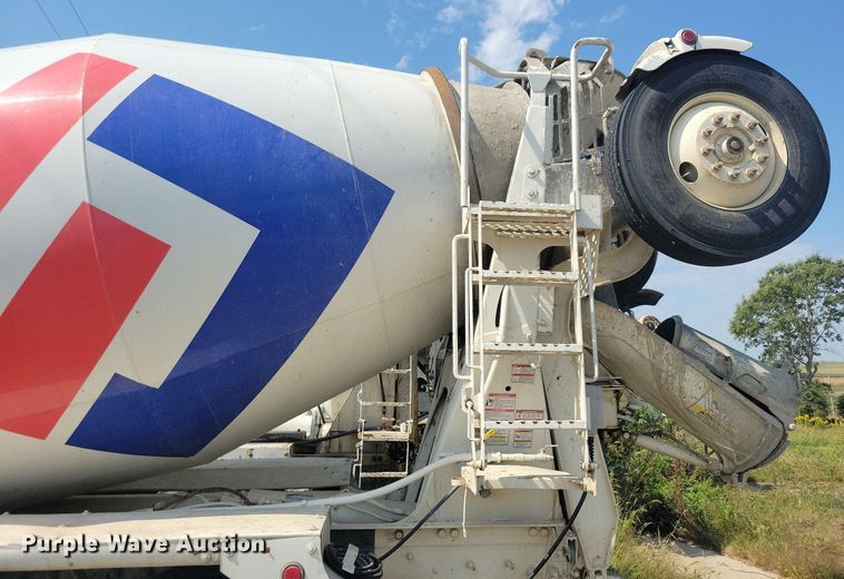 image for item JO9468 2007 Mack Granite CV500 ready mix truck