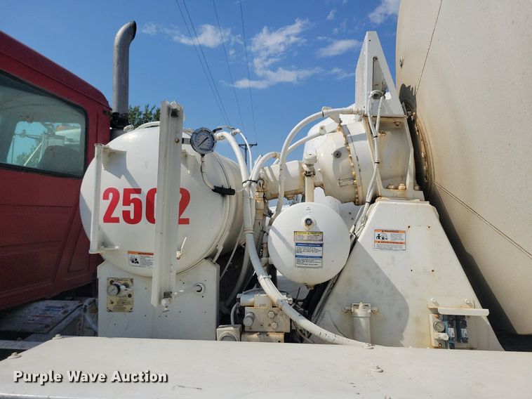 image for item JO9468 2007 Mack Granite CV500 ready mix truck