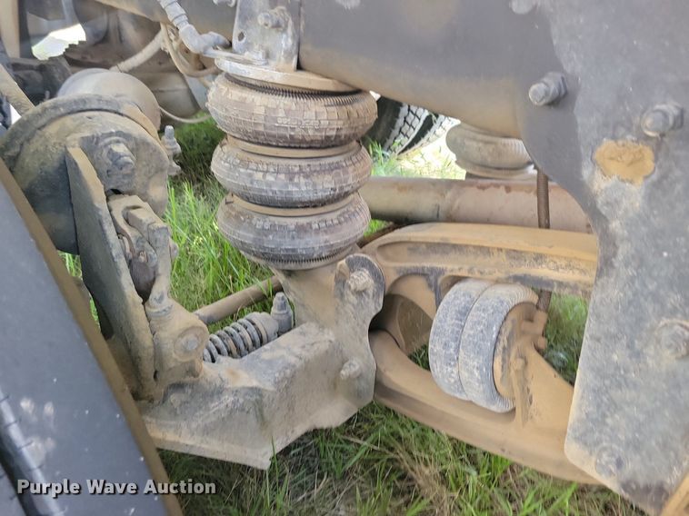 image for item JO9468 2007 Mack Granite CV500 ready mix truck