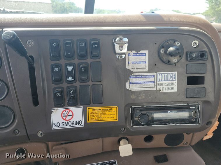 image for item JO9468 2007 Mack Granite CV500 ready mix truck