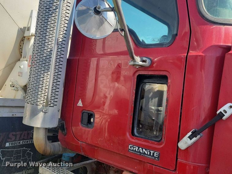 image for item JO9468 2007 Mack Granite CV500 ready mix truck