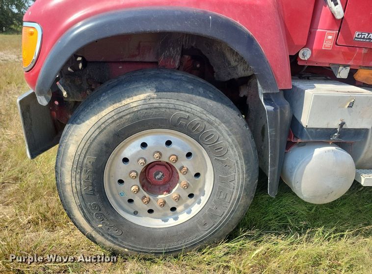 image for item JO9468 2007 Mack Granite CV500 ready mix truck