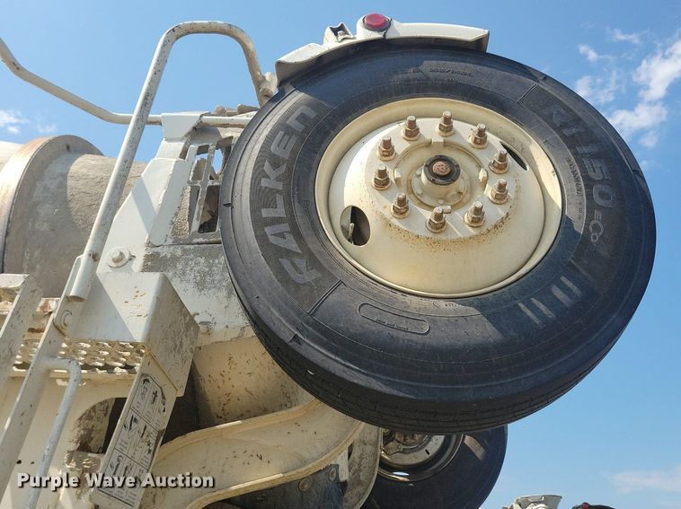 image for item JO9468 2007 Mack Granite CV500 ready mix truck