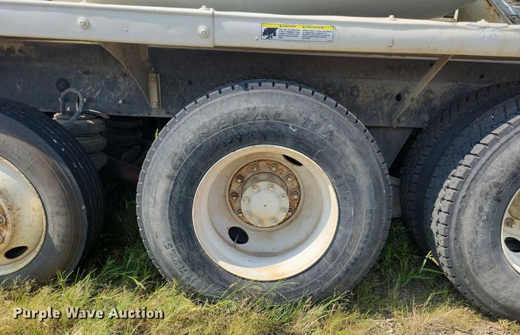 image for item JO9468 2007 Mack Granite CV500 ready mix truck