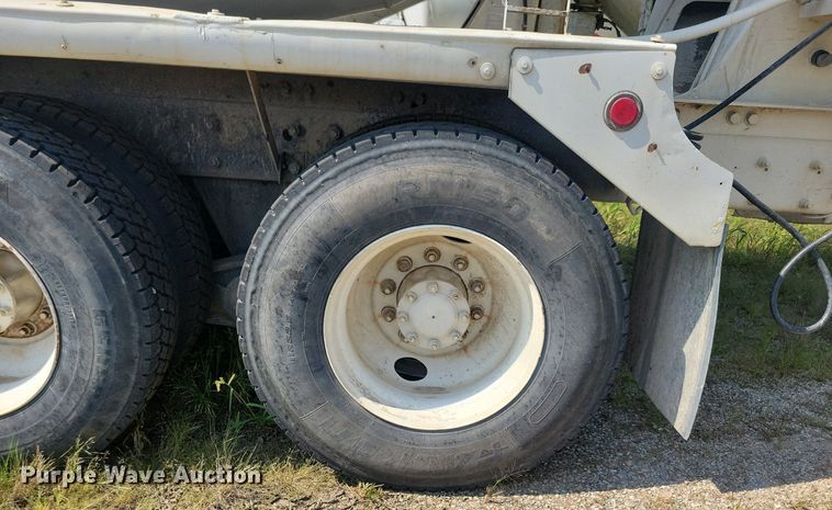 image for item JO9468 2007 Mack Granite CV500 ready mix truck