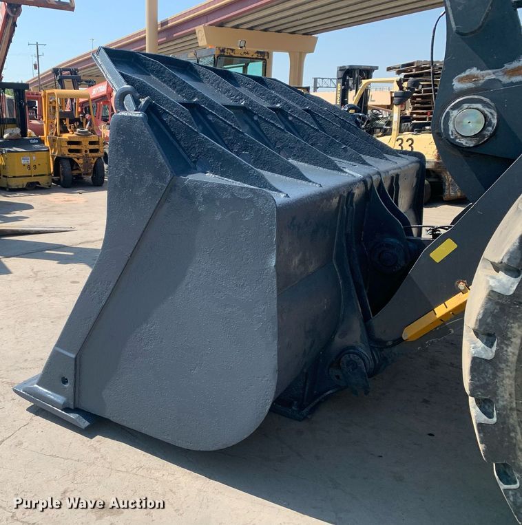 image for item JT9685 2012 John Deere  744K wheel loader