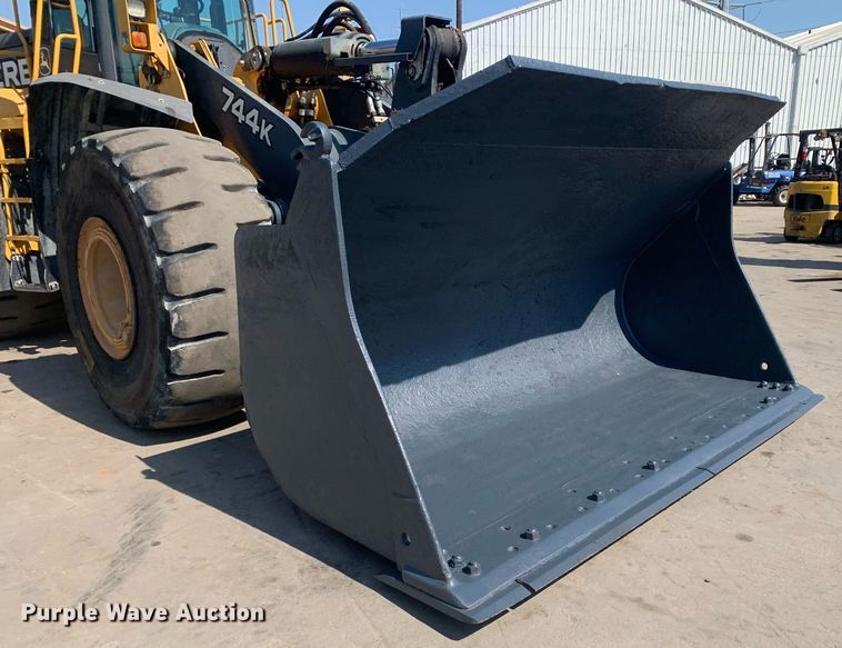 image for item JT9685 2012 John Deere  744K wheel loader