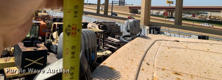 image for item JT9685 2012 John Deere  744K wheel loader