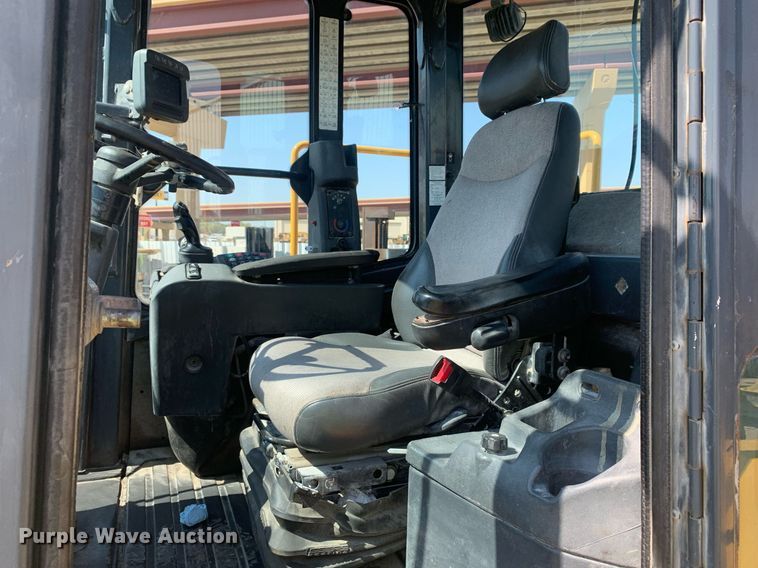 image for item JT9685 2012 John Deere  744K wheel loader