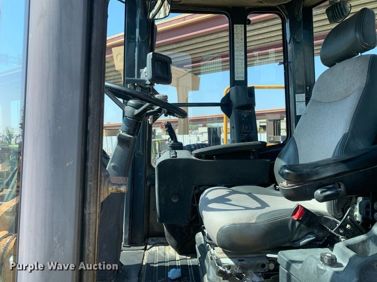 image for item JT9685 2012 John Deere  744K wheel loader