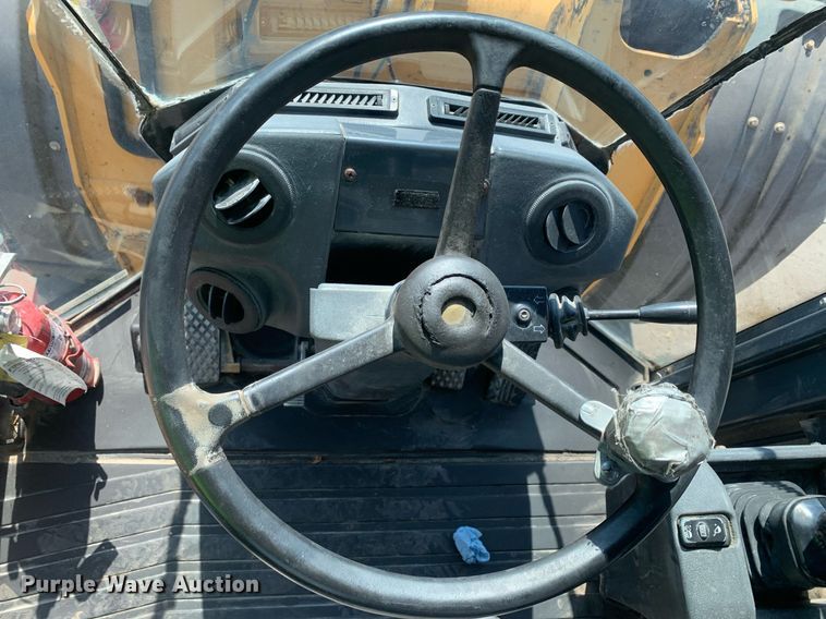 image for item JT9685 2012 John Deere  744K wheel loader