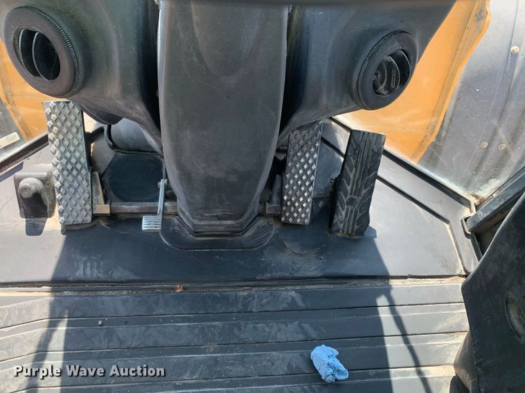 image for item JT9685 2012 John Deere  744K wheel loader