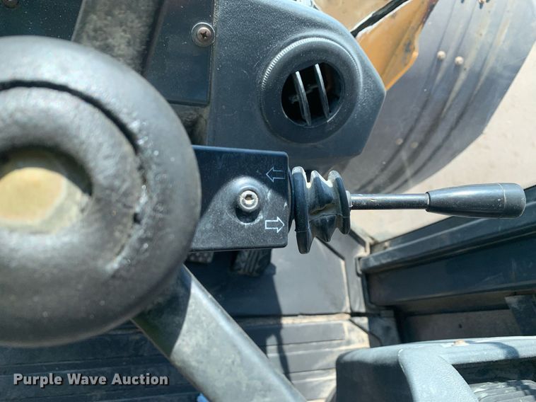 image for item JT9685 2012 John Deere  744K wheel loader