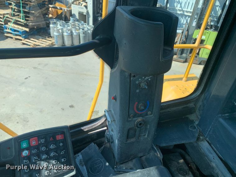 image for item JT9685 2012 John Deere  744K wheel loader