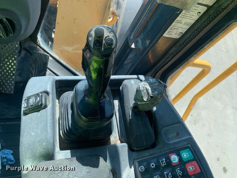 image for item JT9685 2012 John Deere  744K wheel loader