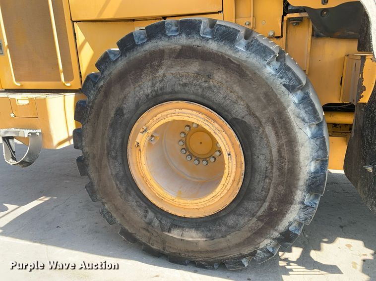 image for item JT9685 2012 John Deere  744K wheel loader
