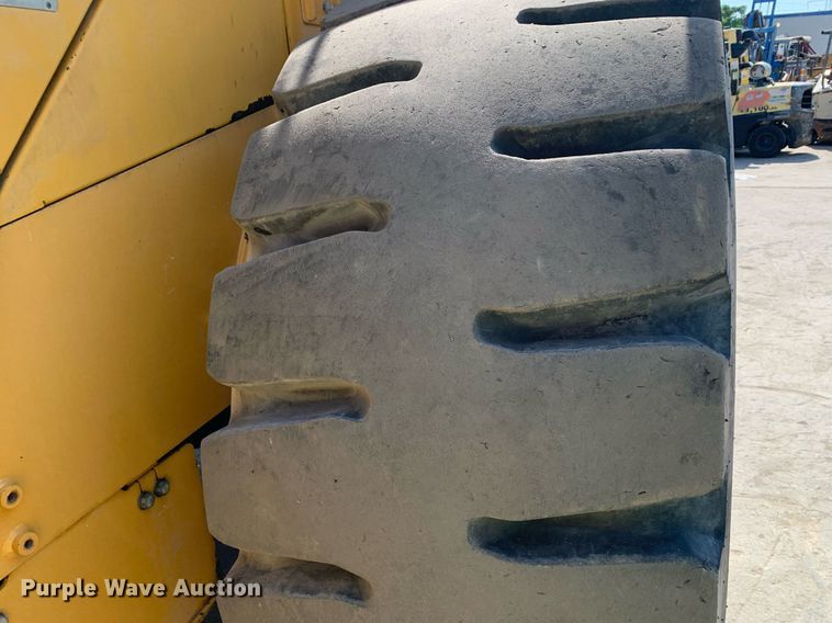 image for item JT9685 2012 John Deere  744K wheel loader