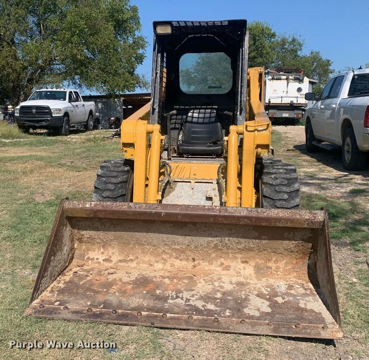 image for item JT9700 Gehl skid steer loader