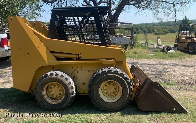 image for item JT9700 Gehl skid steer loader