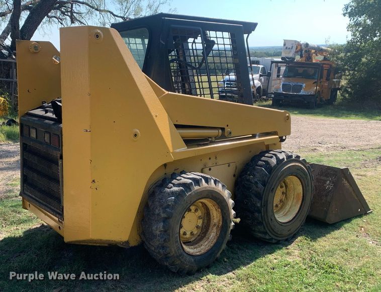 image for item JT9700 Gehl skid steer loader