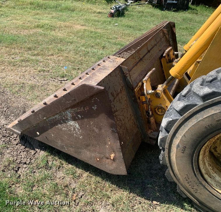 image for item JT9700 Gehl skid steer loader