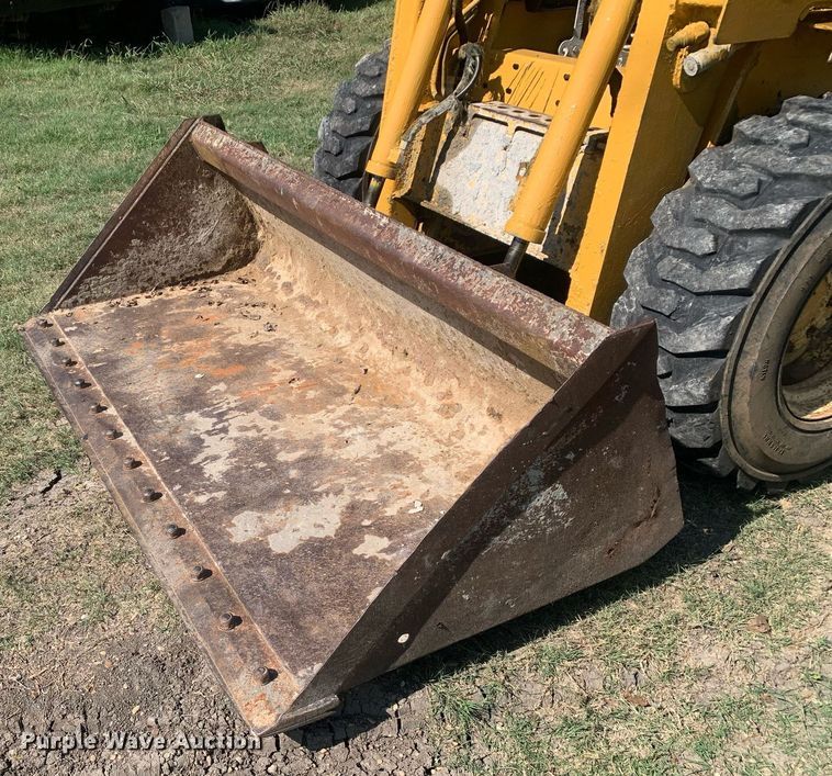 image for item JT9700 Gehl skid steer loader