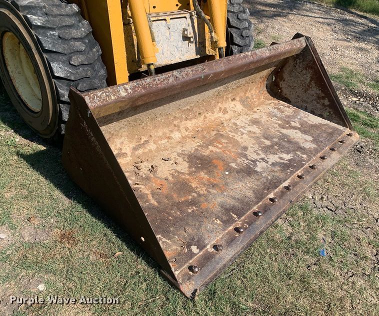 image for item JT9700 Gehl skid steer loader