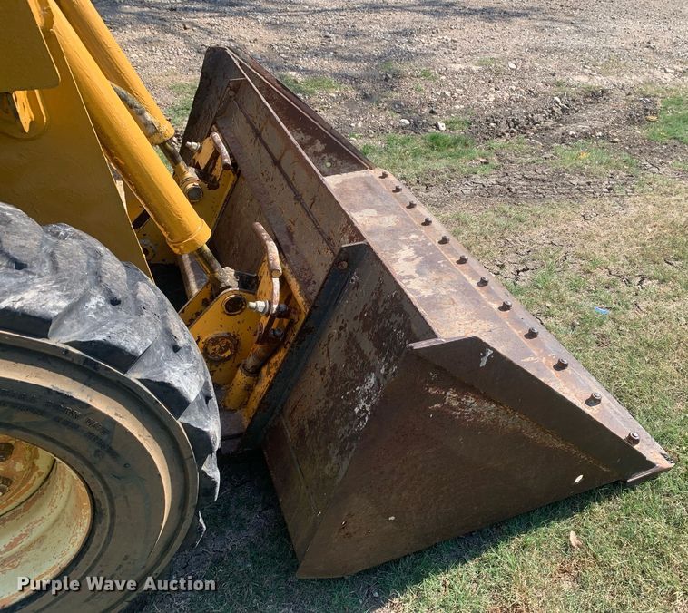 image for item JT9700 Gehl skid steer loader