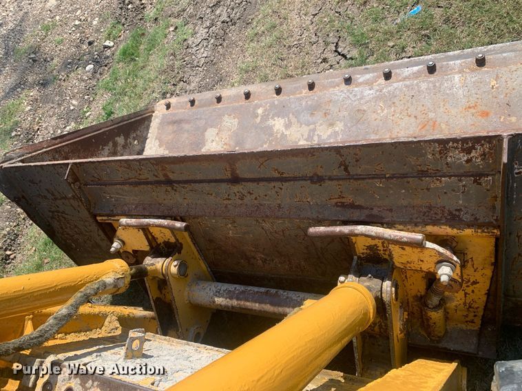 image for item JT9700 Gehl skid steer loader