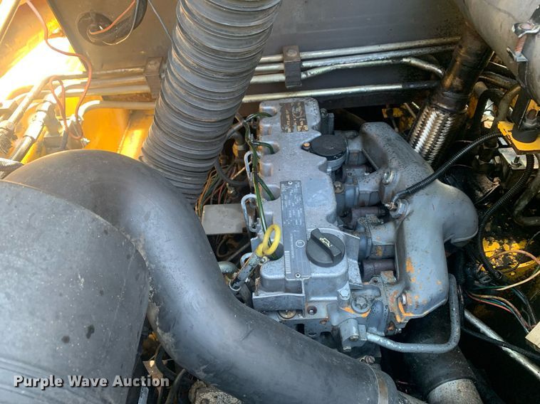 image for item JT9700 Gehl skid steer loader