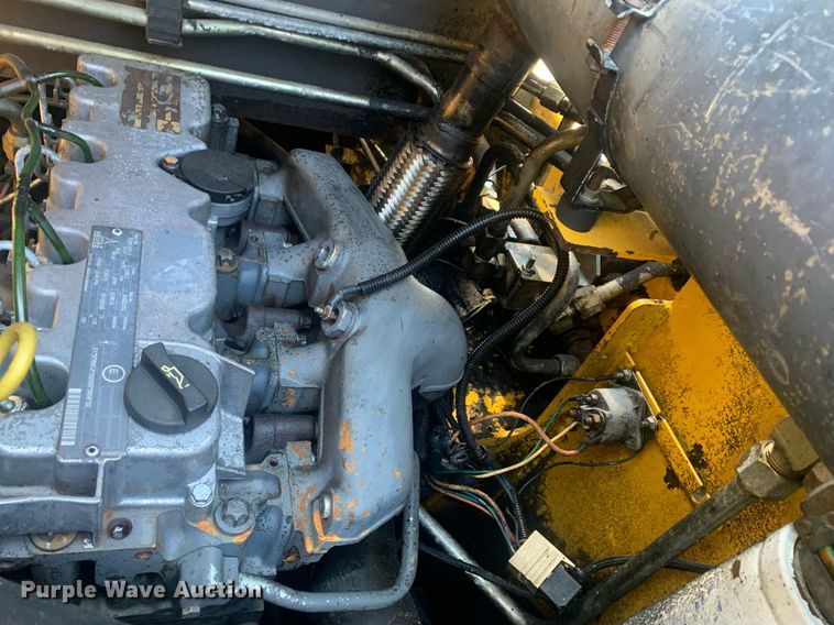 image for item JT9700 Gehl skid steer loader