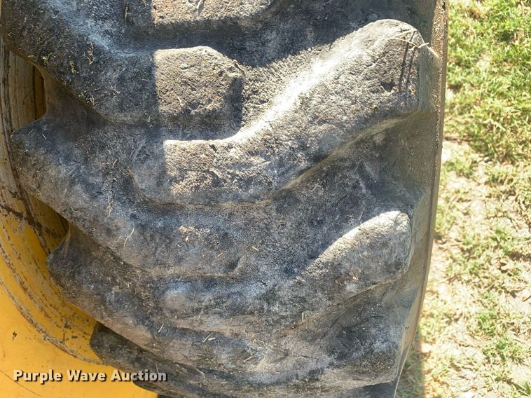 image for item JT9700 Gehl skid steer loader