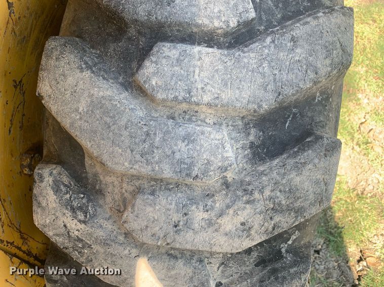 image for item JT9700 Gehl skid steer loader