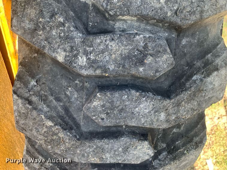 image for item JT9700 Gehl skid steer loader