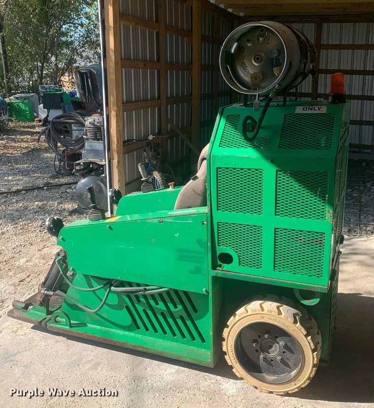 image for item JT9704 2018 BlastPro BRB-2800 floor scraper