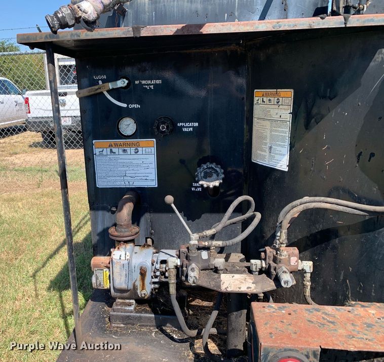 image for item JT9740 2006 Crafco EZ 400 D melter applicator