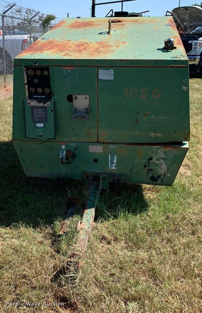 image for item JT9741 1992 Sullair 185DPQ-JD air compressor