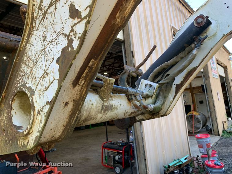 image for item JT9742 2004 Bobcat  S250 skid steer loader