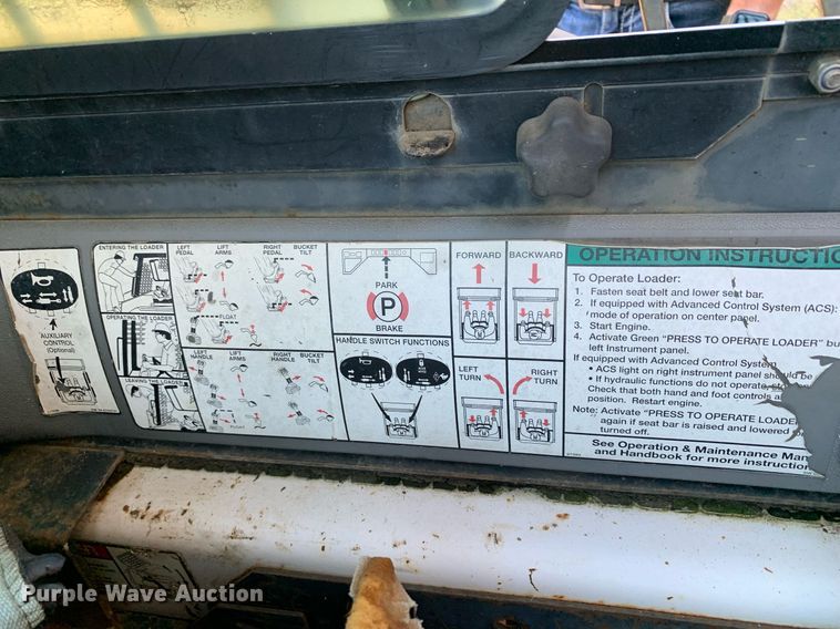 image for item JT9742 2004 Bobcat  S250 skid steer loader