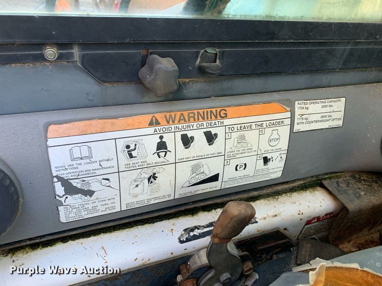 image for item JT9742 2004 Bobcat  S250 skid steer loader