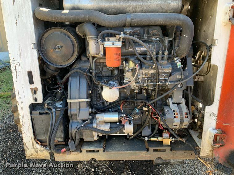 image for item JT9742 2004 Bobcat  S250 skid steer loader