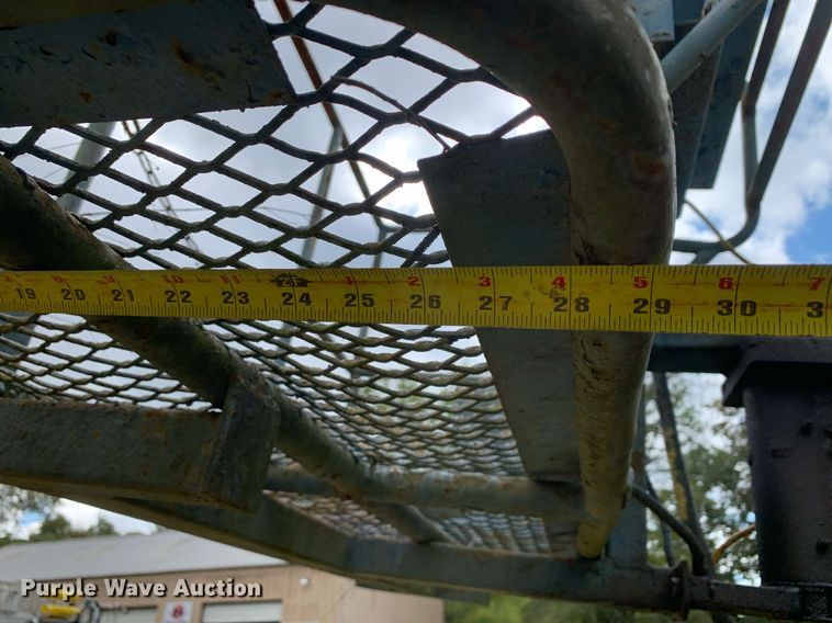 image for item JT9744 1992 Genie S-60 boom lift