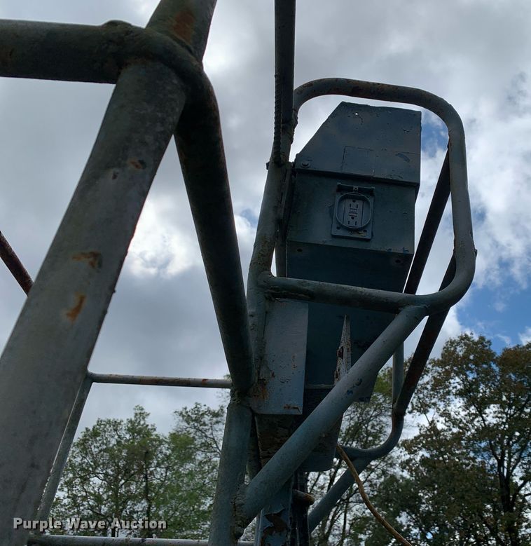 image for item JT9744 1992 Genie S-60 boom lift