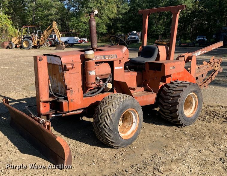 image for item JT9748 Ditch Witch  R40 trencher